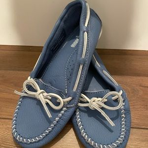 Minnetonka moccasins boat style shoes